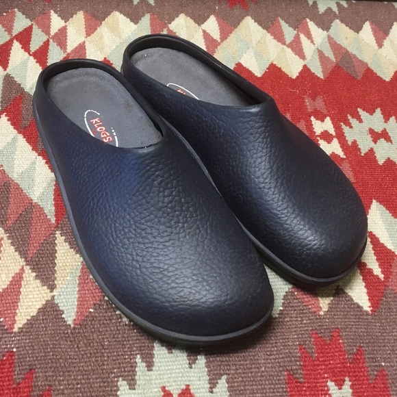 polyurethane clogs